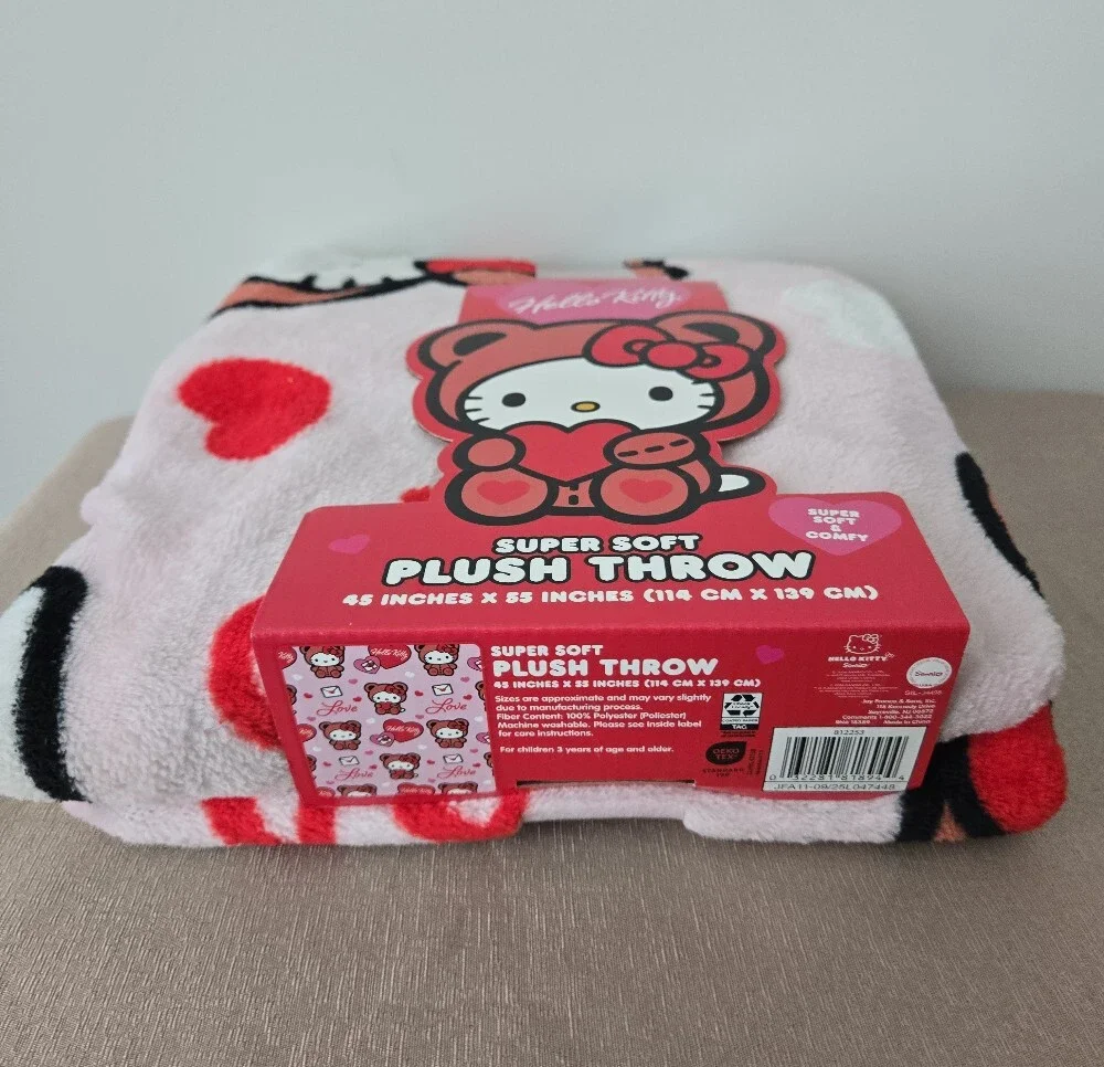 Hello Kitty Super Soft Plush Throw – 45” x 55” Heart & Kitty Design